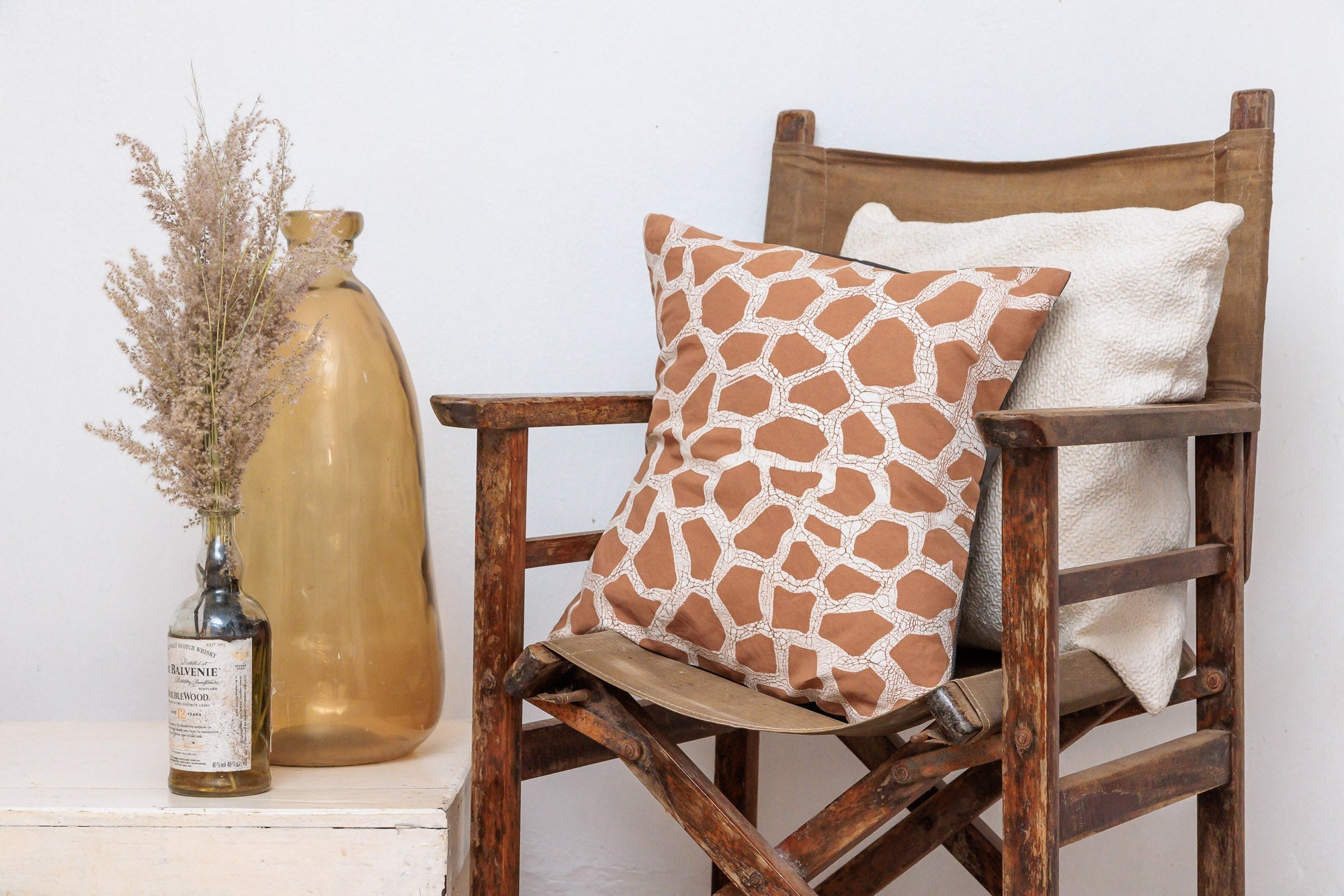 IMPERFECT SALE : Mkupo Giraffe Cushion Cover Small - Hand Painted by TRIBAL TEXTILES - Handcrafted Home Decor Interiors - African Made